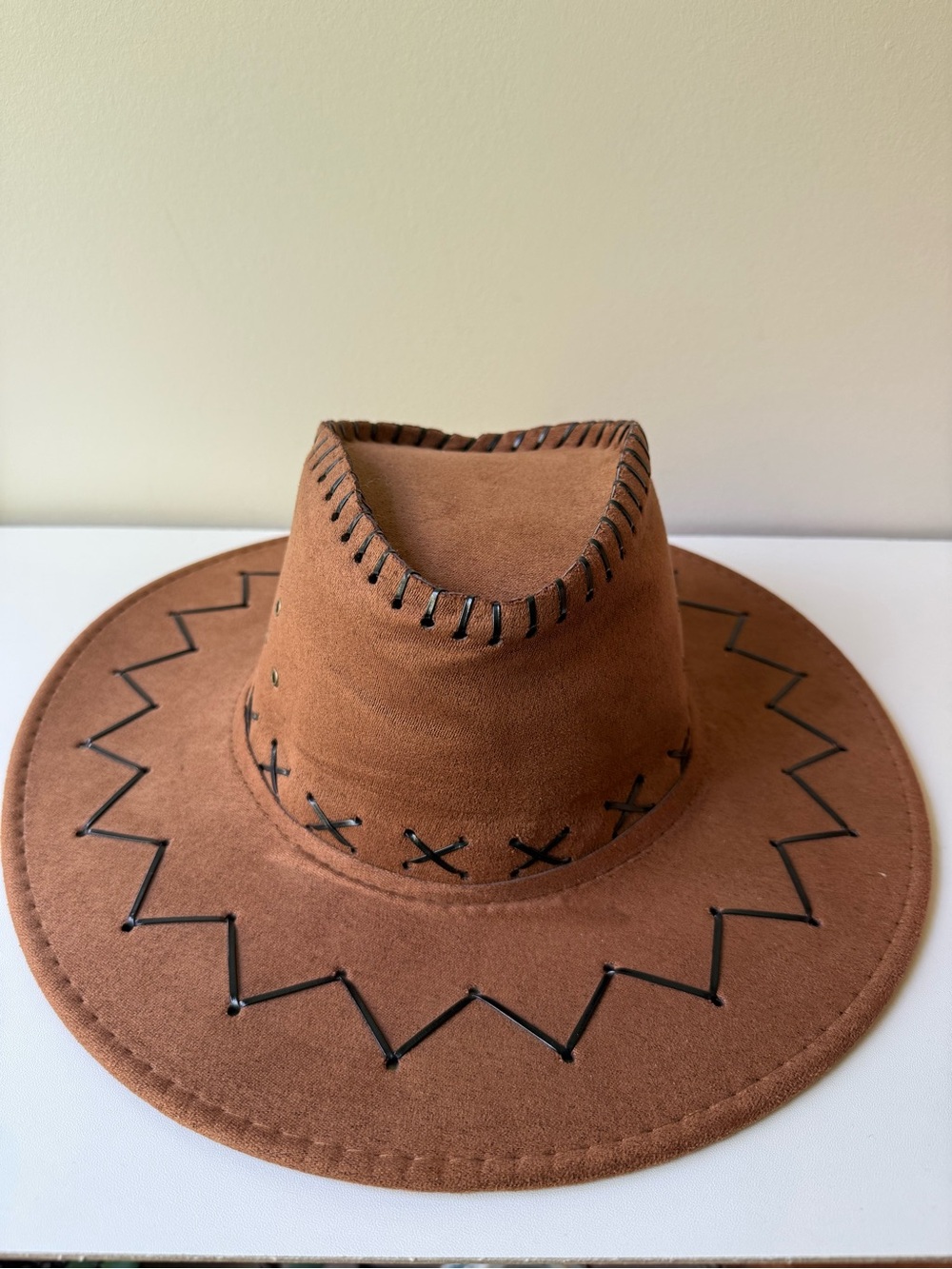 Brown Suede Western-Style Fedora with Contrast Stitching